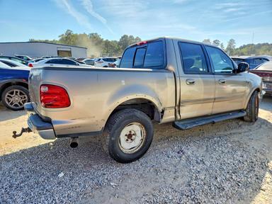Vista de 2002 FORD F150 SUPERCREW, ángulo 3