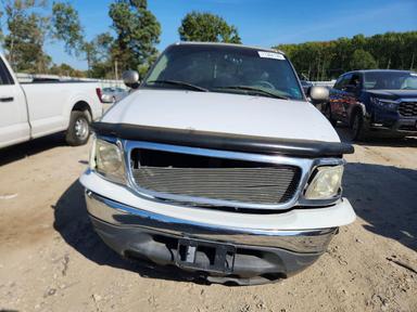 Vista de 2002 FORD F150 SUPERCREW, ángulo 5