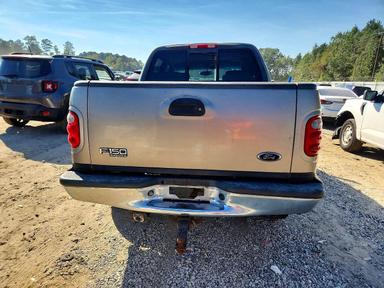 Vista de 2002 FORD F150 SUPERCREW, ángulo 6