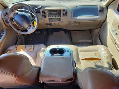 Vista de 2002 FORD F150 SUPERCREW, ángulo 8