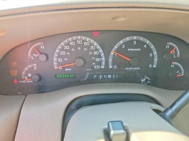 Vista de 2002 FORD F150 SUPERCREW, ángulo 9