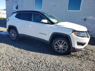 Vue de 2018 JEEP COMPASS LATITUDE, angle 4