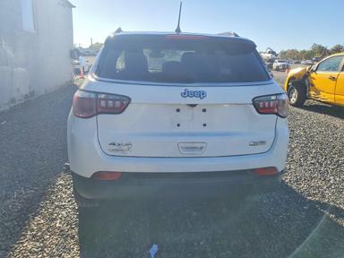Vue de 2018 JEEP COMPASS LATITUDE, angle 6