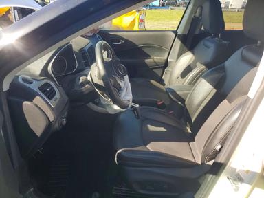 Vue de 2018 JEEP COMPASS LATITUDE, angle 7