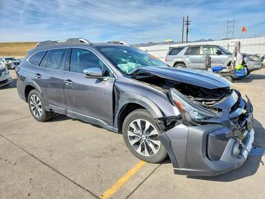 Vue de 2023 SUBARU OUTBACK TOURING, angle 4