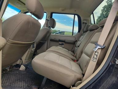 Vue de 2004 FORD EXPLORER, angle 10