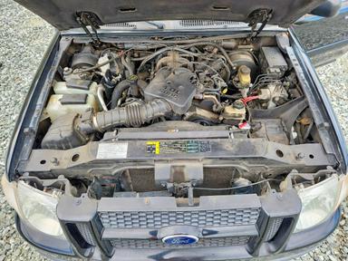 Vue de 2004 FORD EXPLORER, angle 11