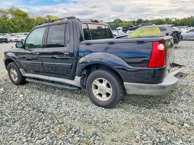 Vue de 2004 FORD EXPLORER, angle 2