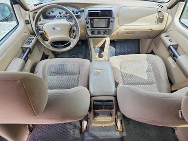 Vue de 2004 FORD EXPLORER, angle 8