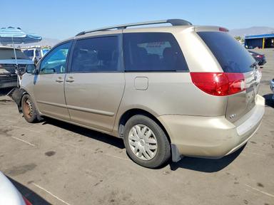 منظر 2006 TOYOTA SIENNA LE 8 PASSENGER، زاوية 2