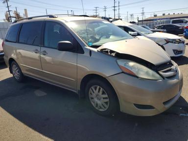 منظر 2006 TOYOTA SIENNA LE 8 PASSENGER، زاوية 4