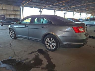 منظر 2011 FORD TAURUS SEL، زاوية 2