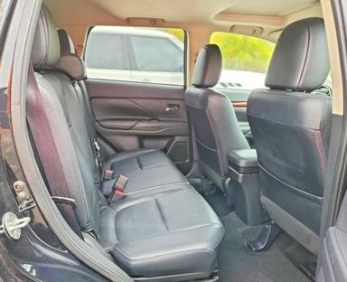 Vue de 2015 MITSUBISHI OUTLANDER SE, angle 11