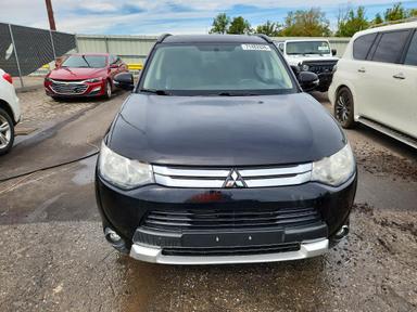 Vue de 2015 MITSUBISHI OUTLANDER SE, angle 5