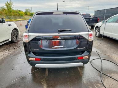 Vue de 2015 MITSUBISHI OUTLANDER SE, angle 6