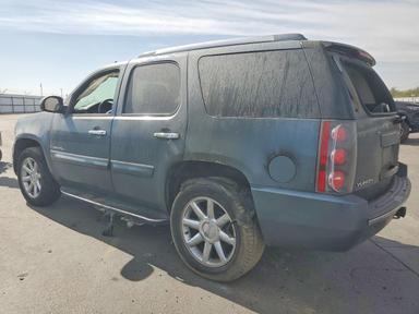 منظر 2008 GMC YUKON DENALI، زاوية 2