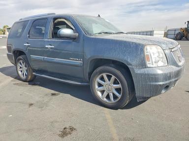 منظر 2008 GMC YUKON DENALI، زاوية 4
