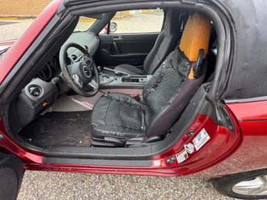 منظر 2010 MAZDA MX-5 MIATA، زاوية 5