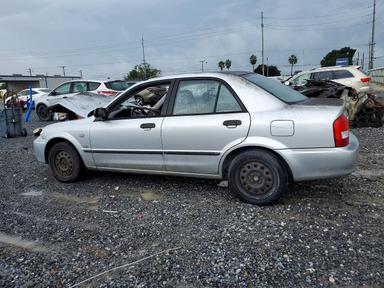 منظر 2003 MAZDA PROTEGE DX، زاوية 2