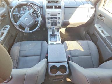 Vue de 2010 FORD ESCAPE XLT, angle 8