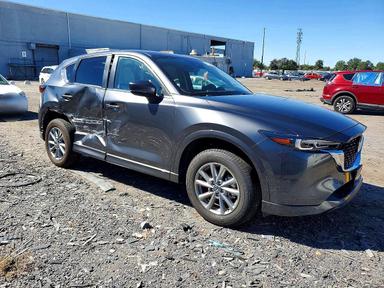 Вид 2025 MAZDA CX-5 PREFERRED, угол 4