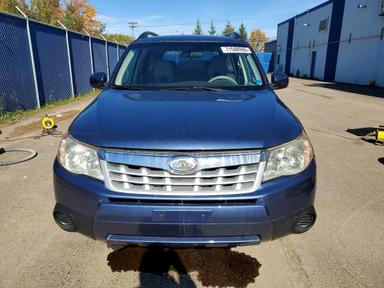 Vue de 2011 SUBARU FORESTER 2.5X, angle 5