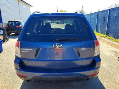 Vue de 2011 SUBARU FORESTER 2.5X, angle 6