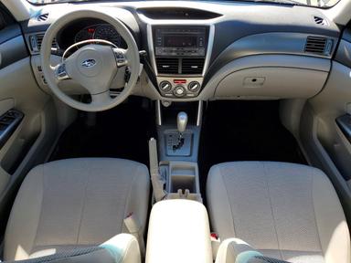 Vue de 2011 SUBARU FORESTER 2.5X, angle 8
