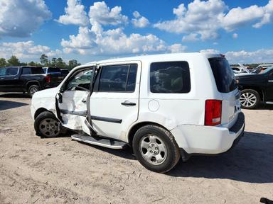 Vue de 2011 HONDA PILOT LX, angle 2