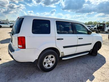 Vue de 2011 HONDA PILOT LX, angle 3