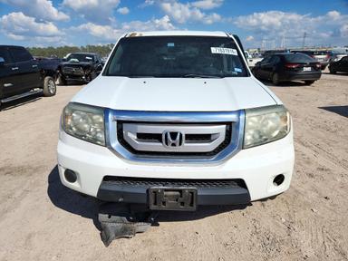Vue de 2011 HONDA PILOT LX, angle 5