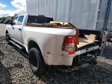 2022 RAM 3500 TRADESMAN view, angle 2