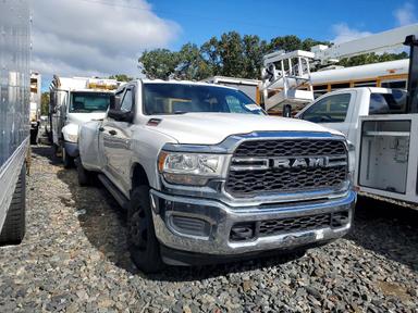 2022 RAM 3500 TRADESMAN view, angle 4