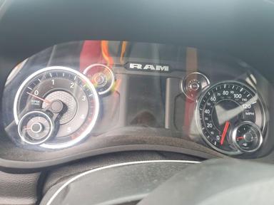 2022 RAM 3500 TRADESMAN view, angle 9