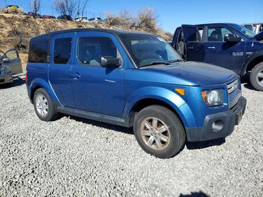 Vue de 2008 HONDA ELEMENT EX, angle 4