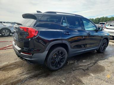 منظر 2019 GMC TERRAIN SLT، زاوية 3