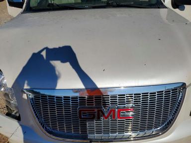 منظر 2009 GMC YUKON SLT، زاوية 12