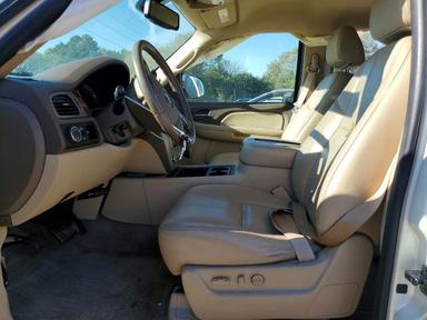 منظر 2009 GMC YUKON SLT، زاوية 7
