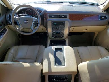منظر 2009 GMC YUKON SLT، زاوية 8