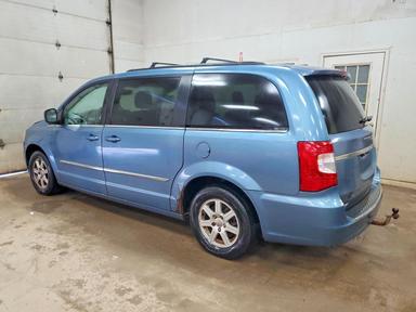 Vue de 2012 CHRYSLER TOWN &amp; COUNTRY TOURING, angle 2