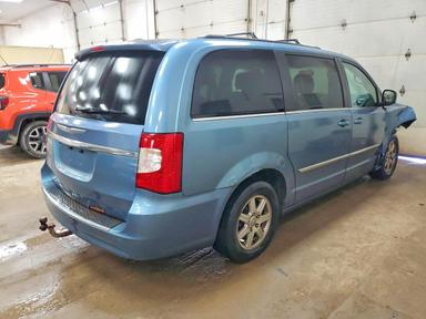 Vue de 2012 CHRYSLER TOWN &amp; COUNTRY TOURING, angle 3