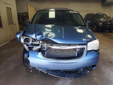 Vue de 2012 CHRYSLER TOWN &amp; COUNTRY TOURING, angle 5