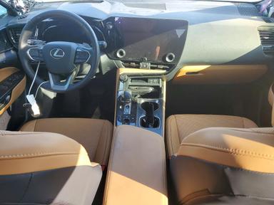 Vue de 2024 LEXUS NX 350 PREMIUM, angle 8