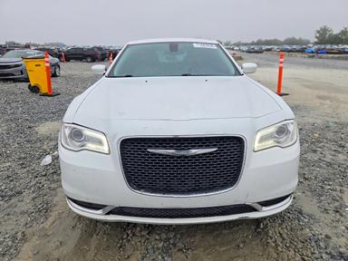 2015 CHRYSLER 300 LIMITED view, angle 5