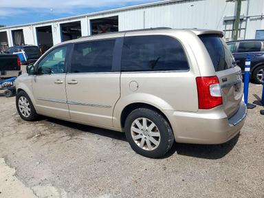 Vue de 2014 CHRYSLER TOWN &amp; COUNTRY TOURING, angle 2