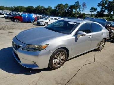 Вид 2014 LEXUS ES 350, угол 1