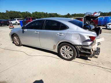 Вид 2014 LEXUS ES 350, угол 2