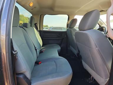 Vista de 2015 RAM 2500 ST, ángulo 10