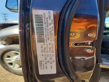 Vista de 2015 RAM 2500 ST, ángulo 12