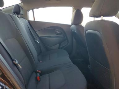 Vue de 2017 KIA RIO LX, angle 10